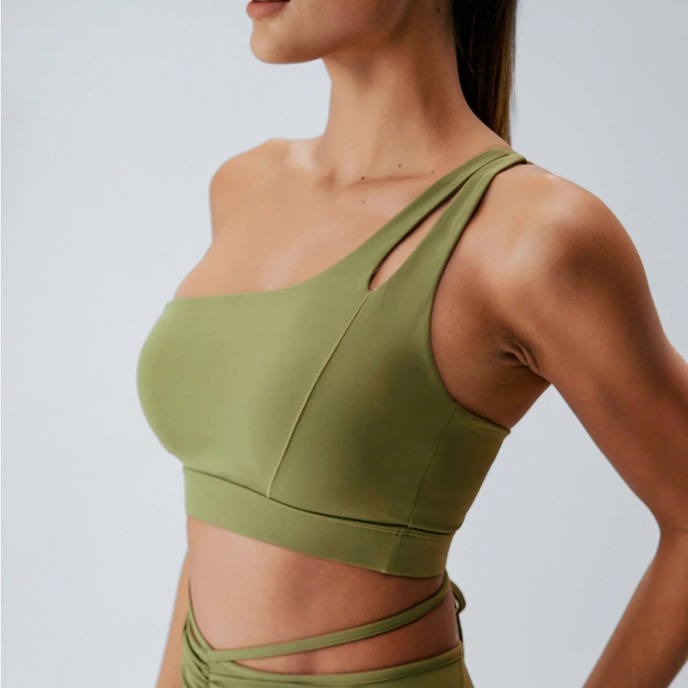 Berlook Activewear Green Ruched Cutout Sports Bra
